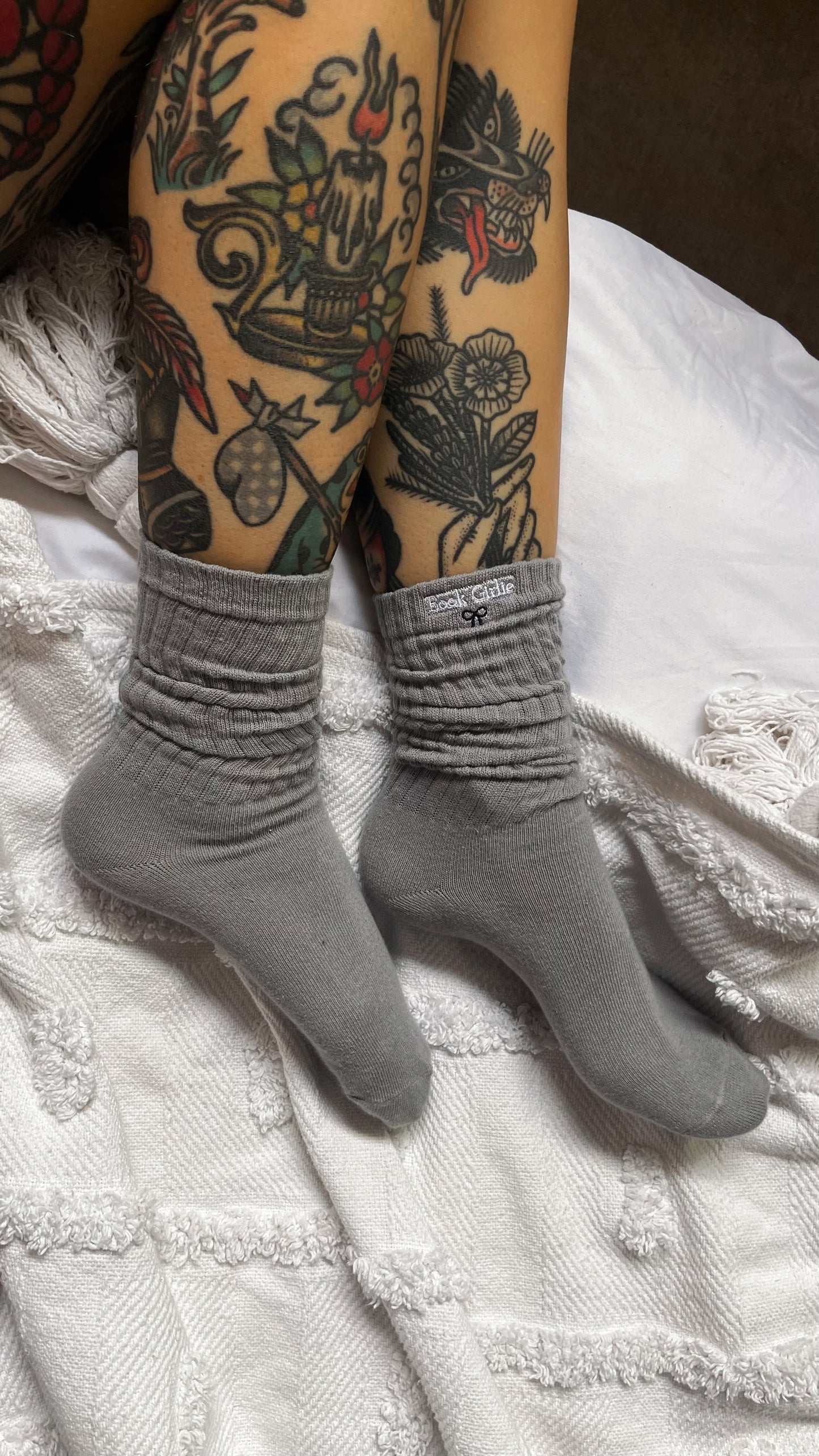 BOOK GIRLIE GREY SCRUNCH SOCKS