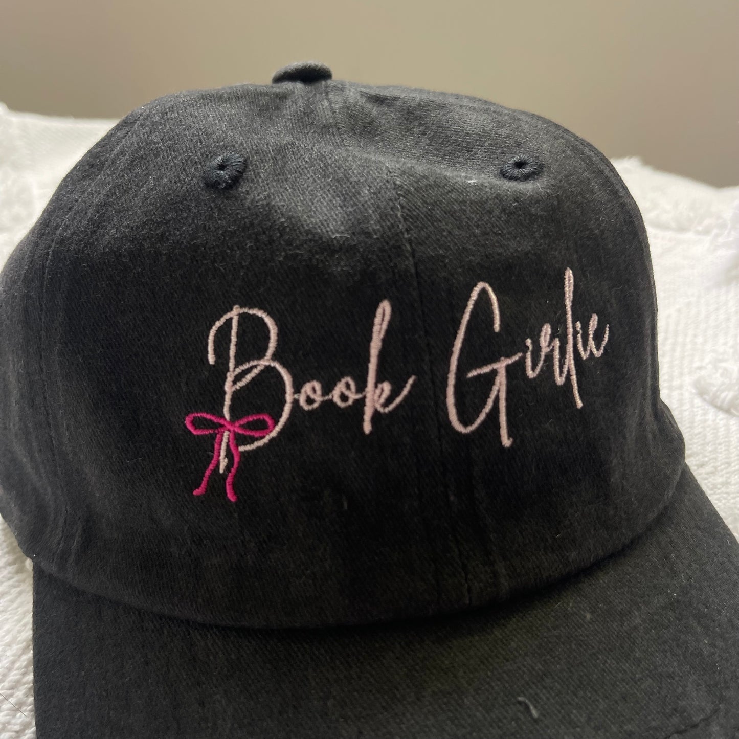 BOOK GIRLIE CAP / HAT , in acid grey.