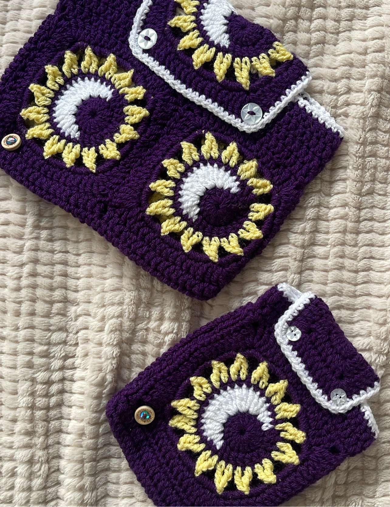 ECLIPSE KINDLE SLEEVES