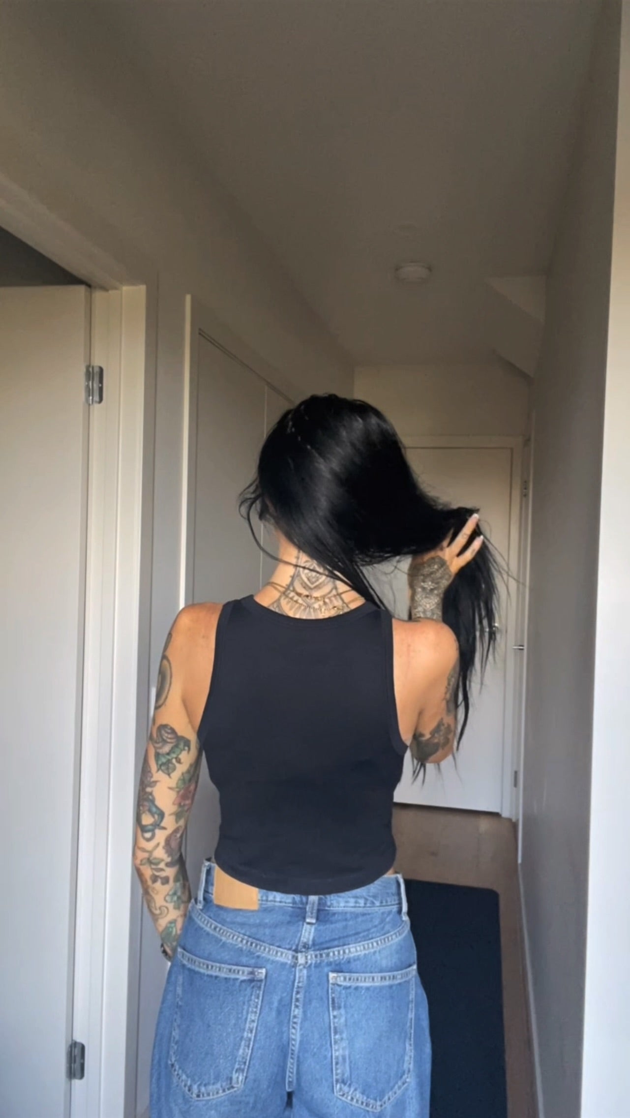 DISCREET SMUT TANK