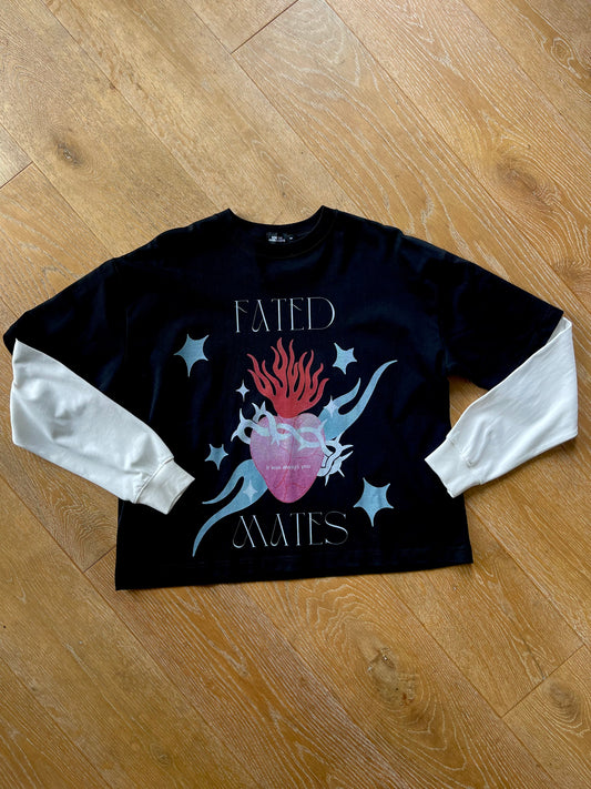 ROMANTASY GRAPHIC LONG SLEEVE CREW NECK