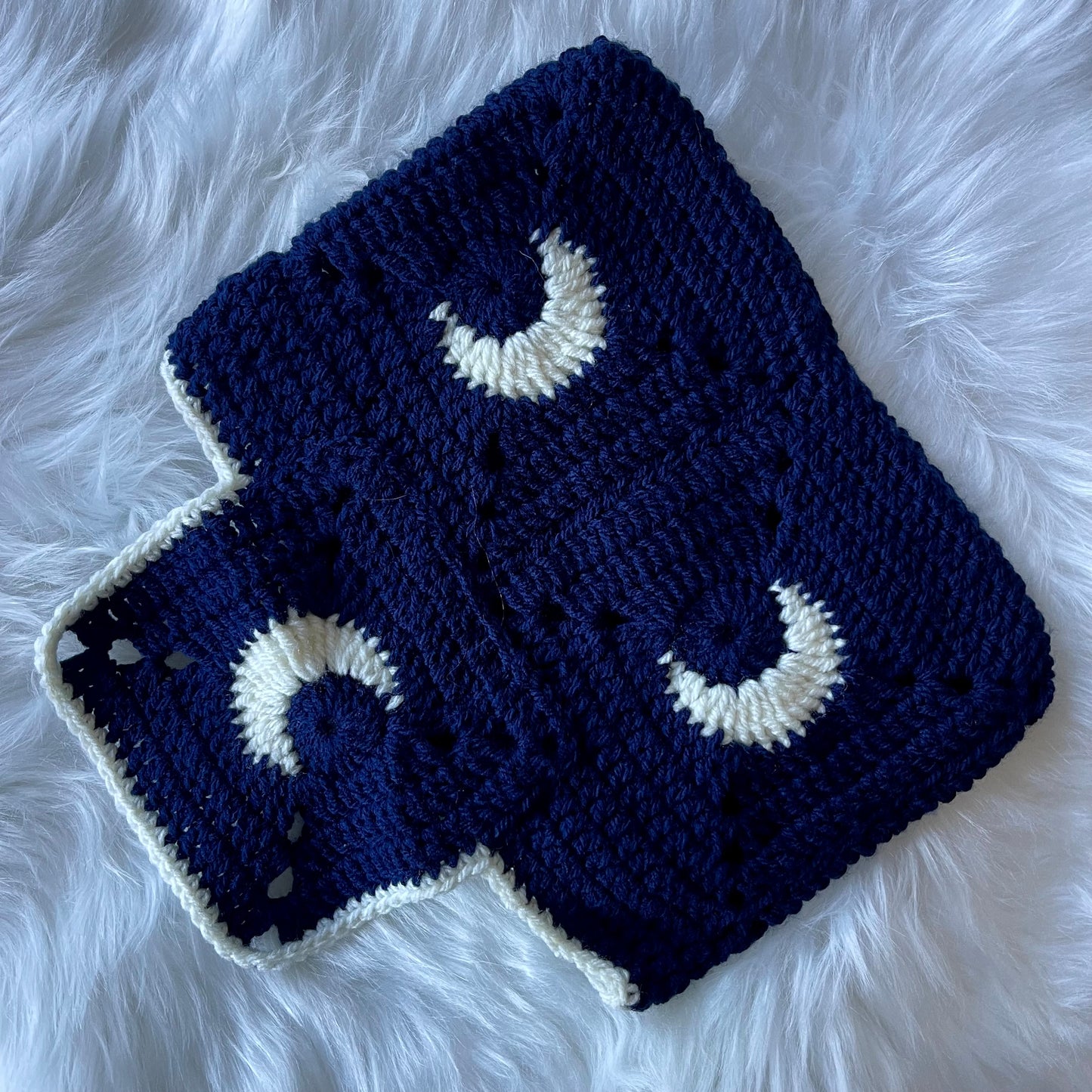 LUNA BOOK SLEEVE