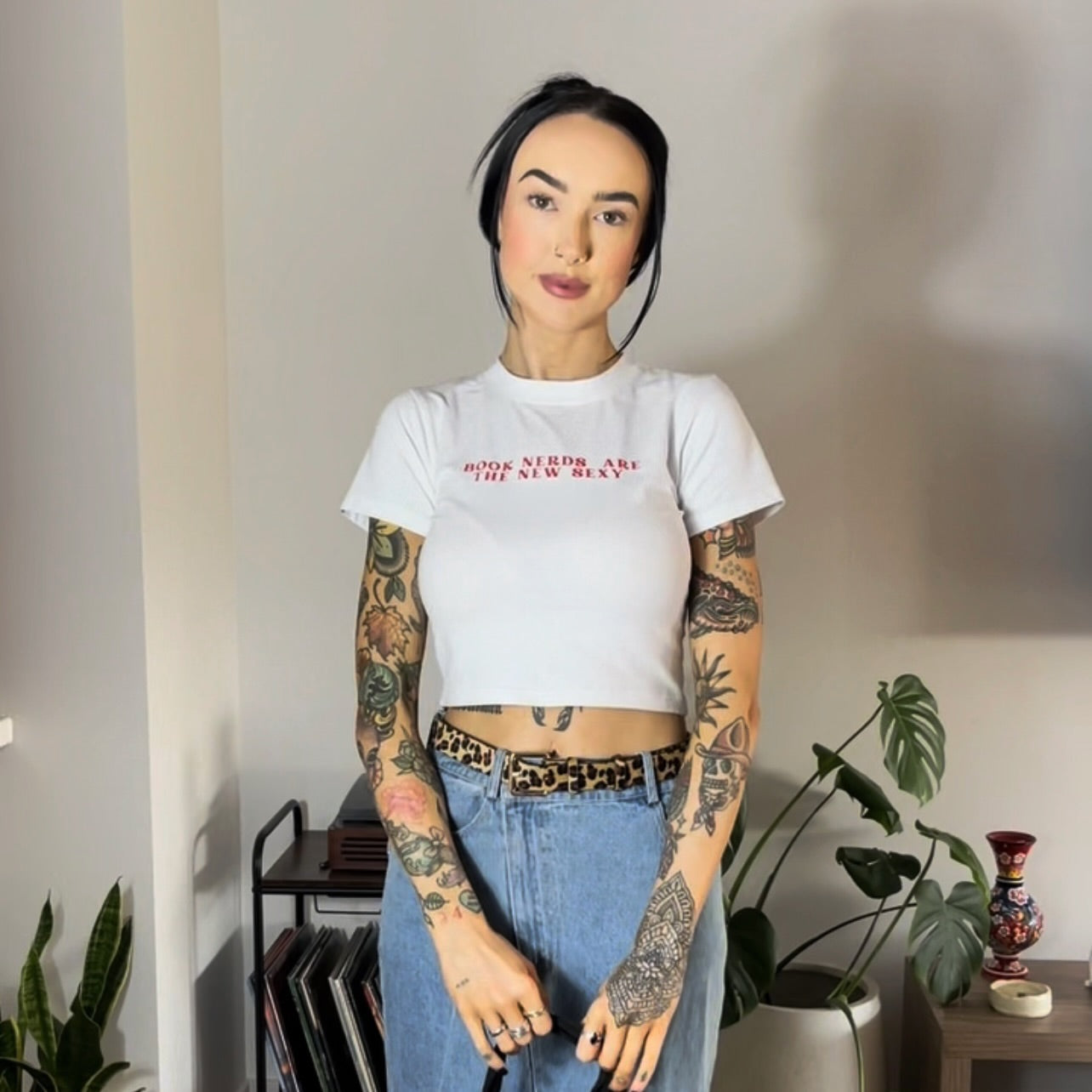 BOOK NERDS ARE SEXY SLOGAN TEE