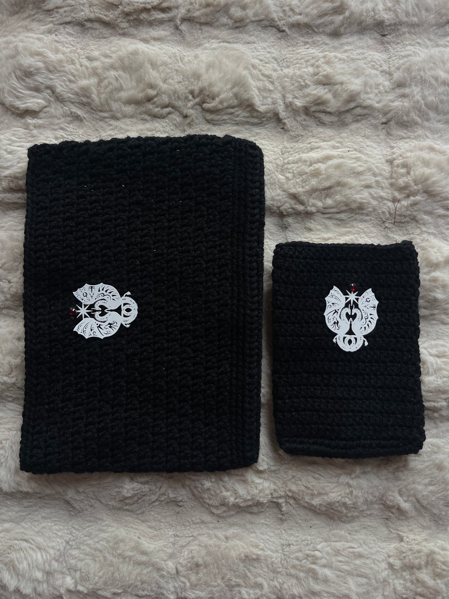DRAGON BOOK SLEEVE, MIDNIGHT BLACK