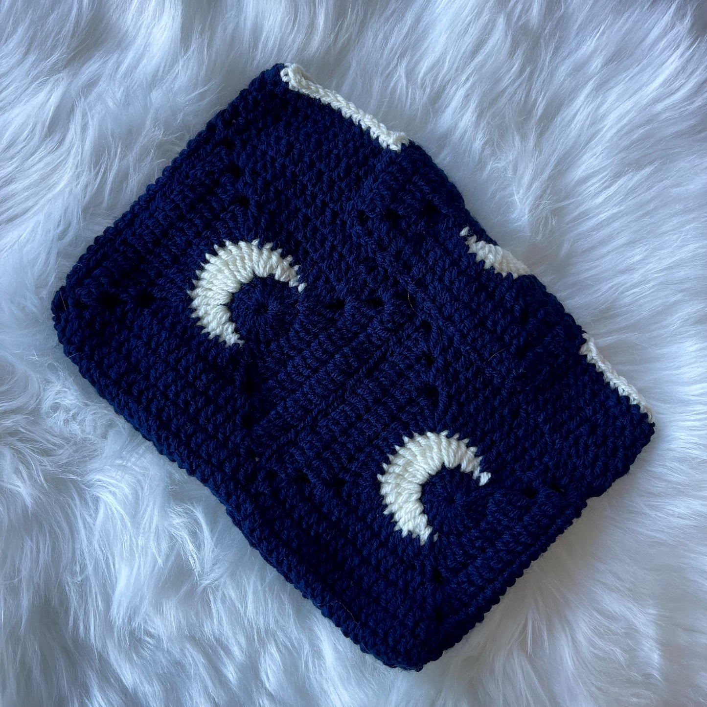 LUNA BOOK SLEEVE