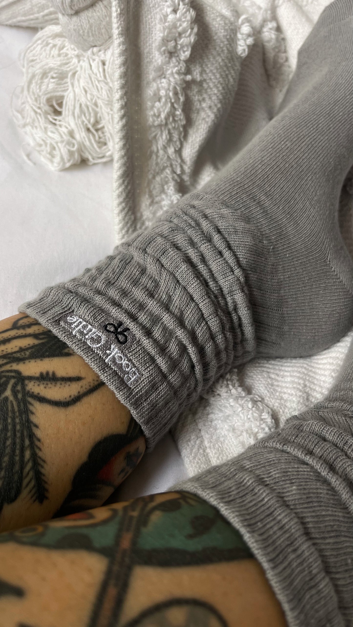 BOOK GIRLIE GREY SCRUNCH SOCKS