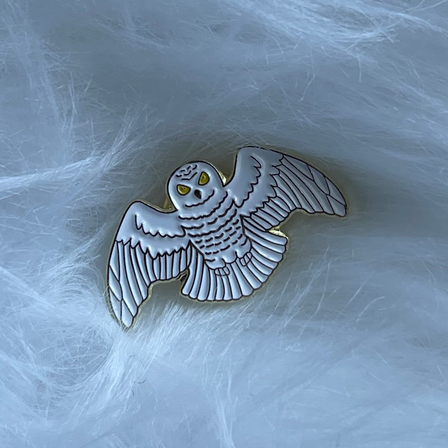 HARRY POTTER - HEDWIG BOOK PIN SALE