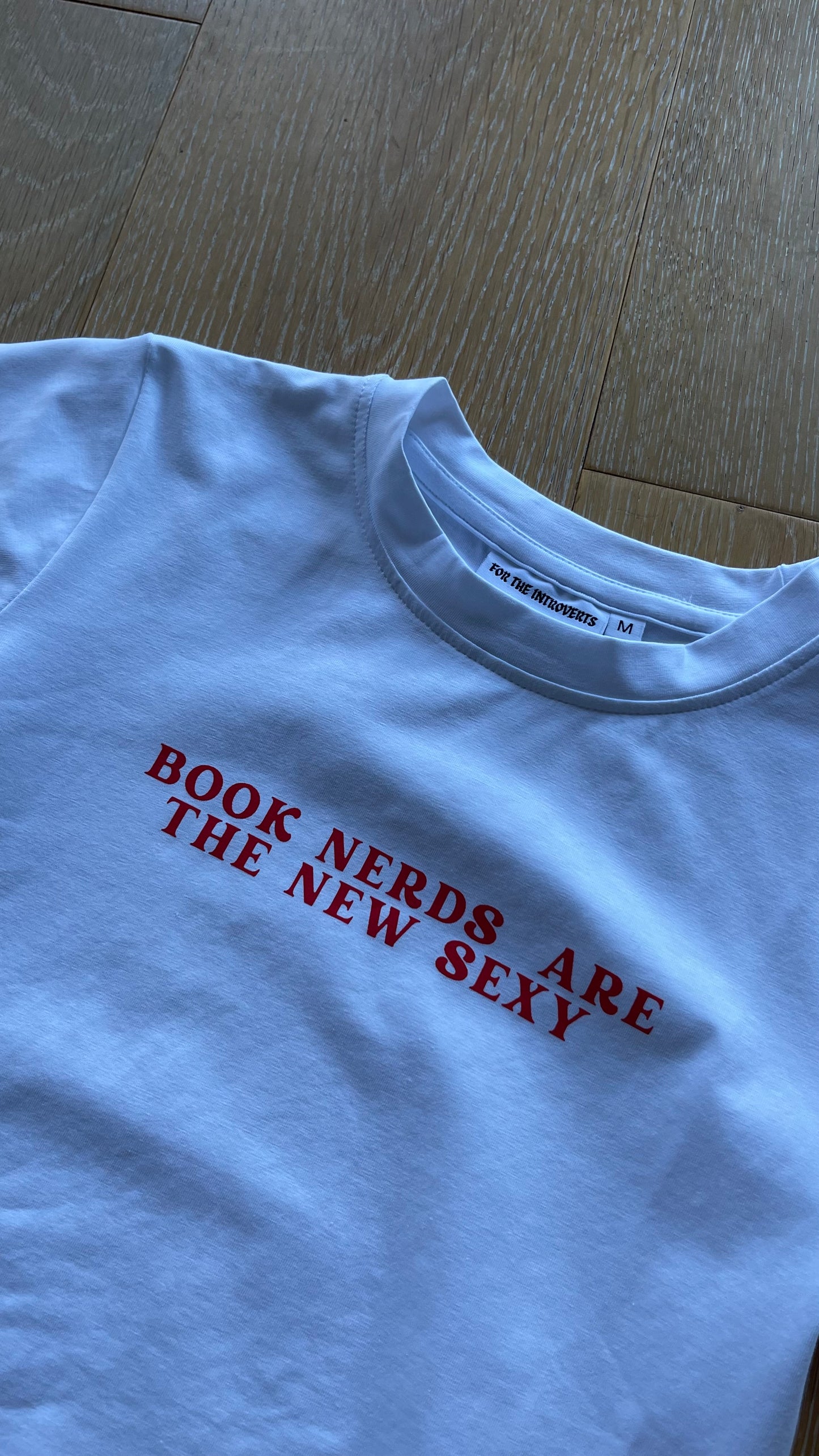 BOOK NERDS ARE SEXY SLOGAN TEE