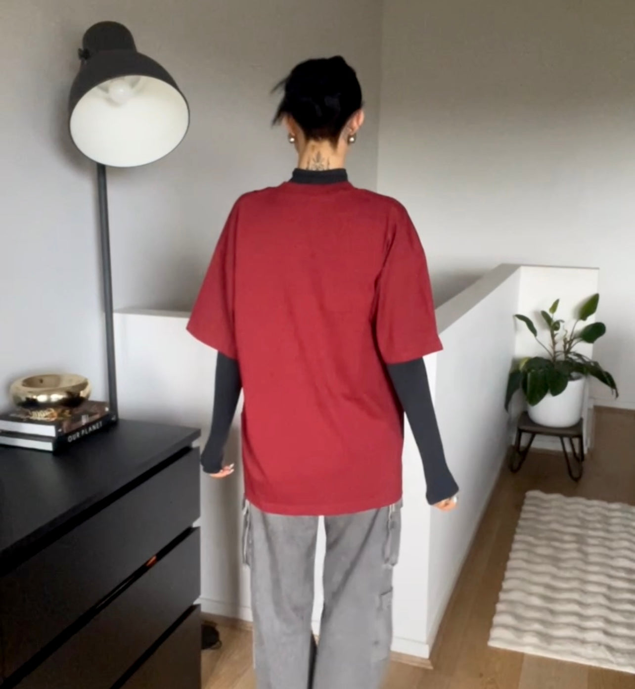 BLACK OVERSIZED READER TEE