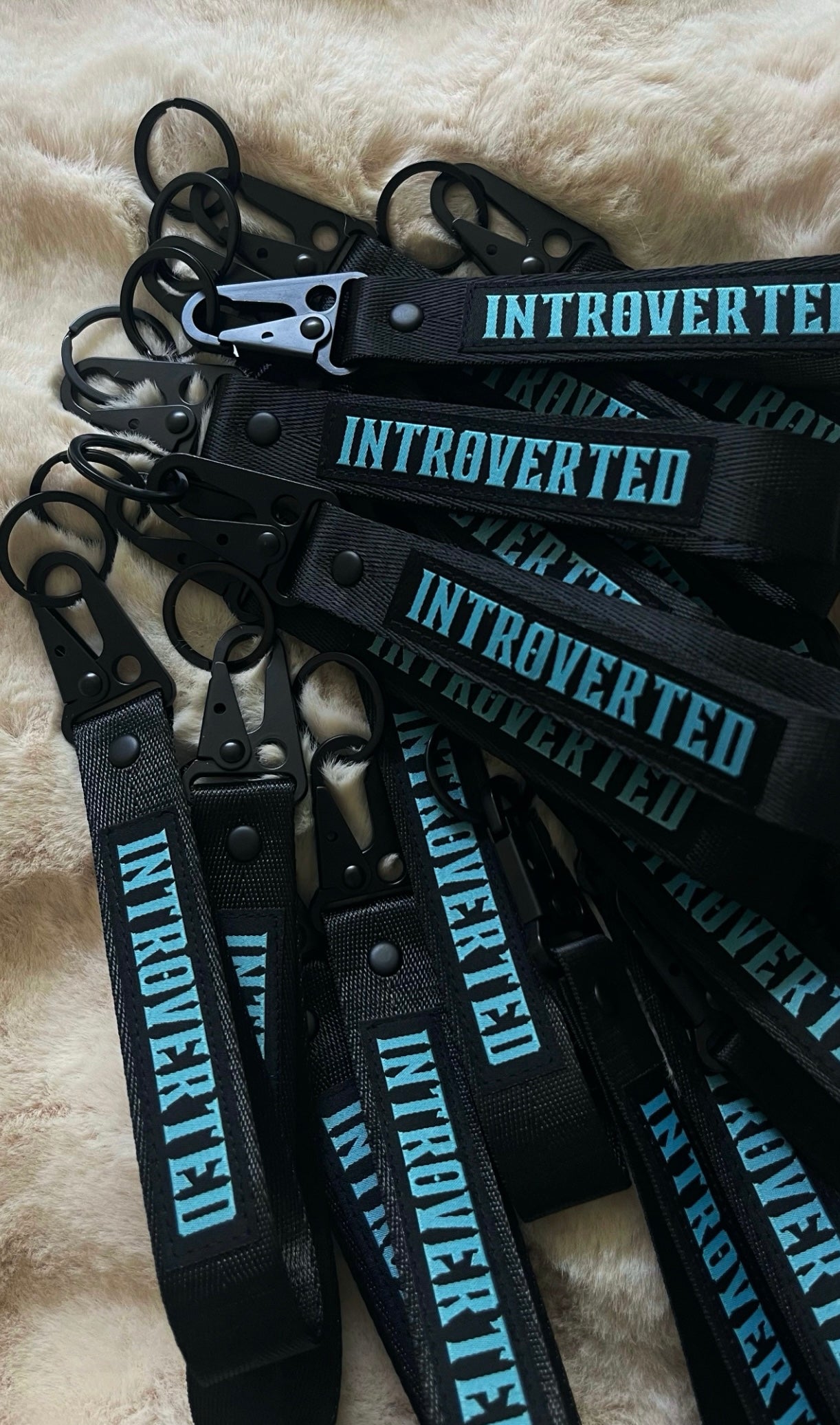 CLUB INTROVERT – FOR THE INTROVERTS