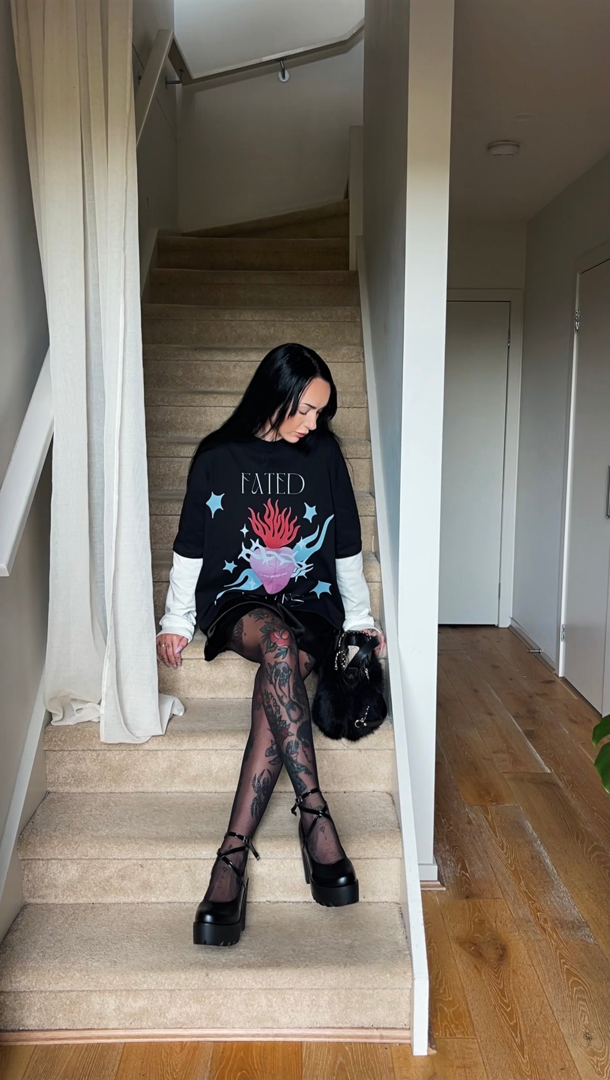 ROMANTASY GRAPHIC LONG SLEEVE CREW NECK