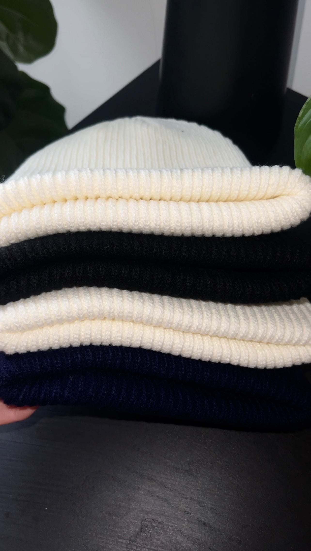BOOK GIRLIE CHUNKY RIB BEANIE