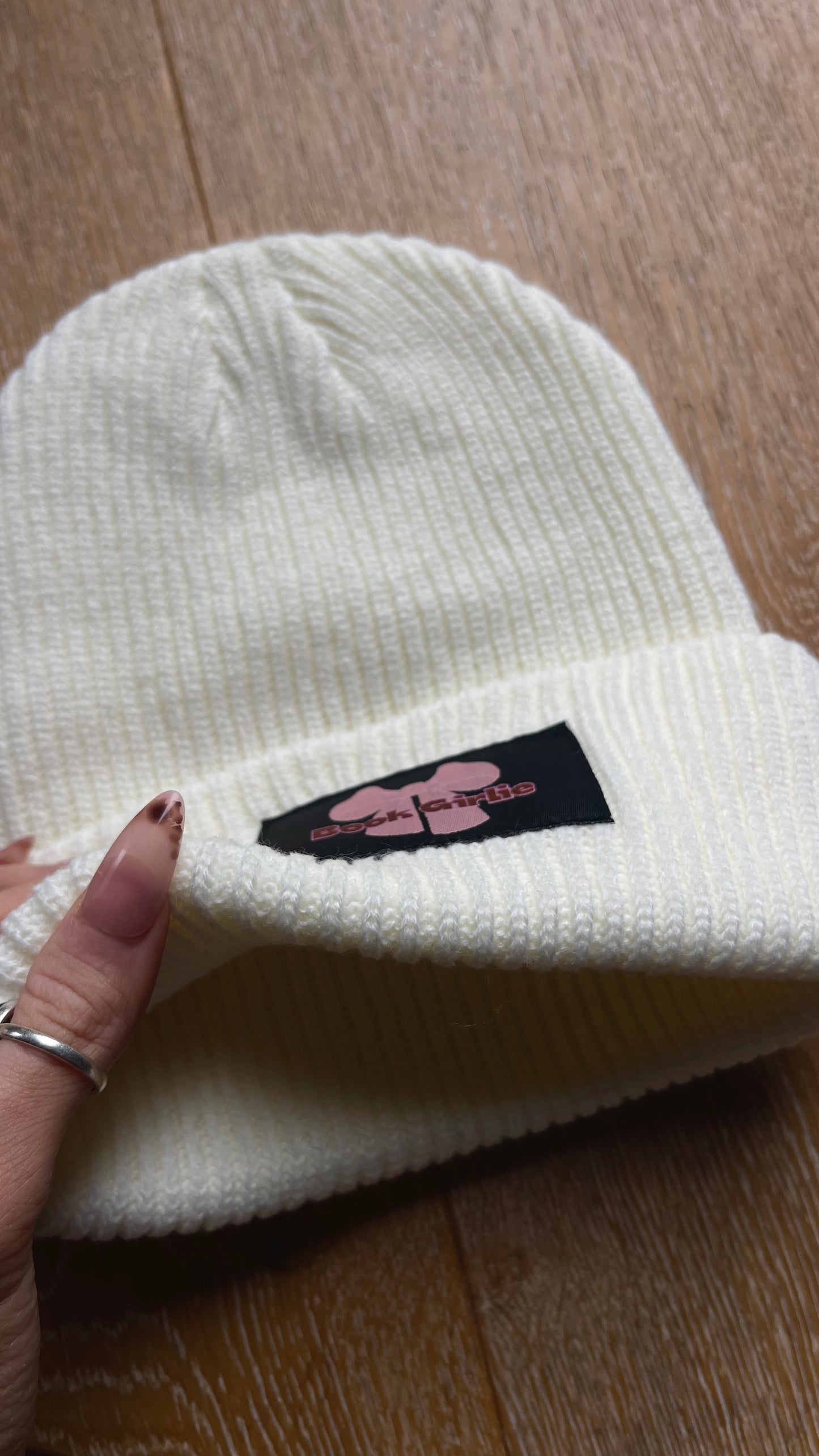 BOOK GIRLIE CHUNKY RIB BEANIE