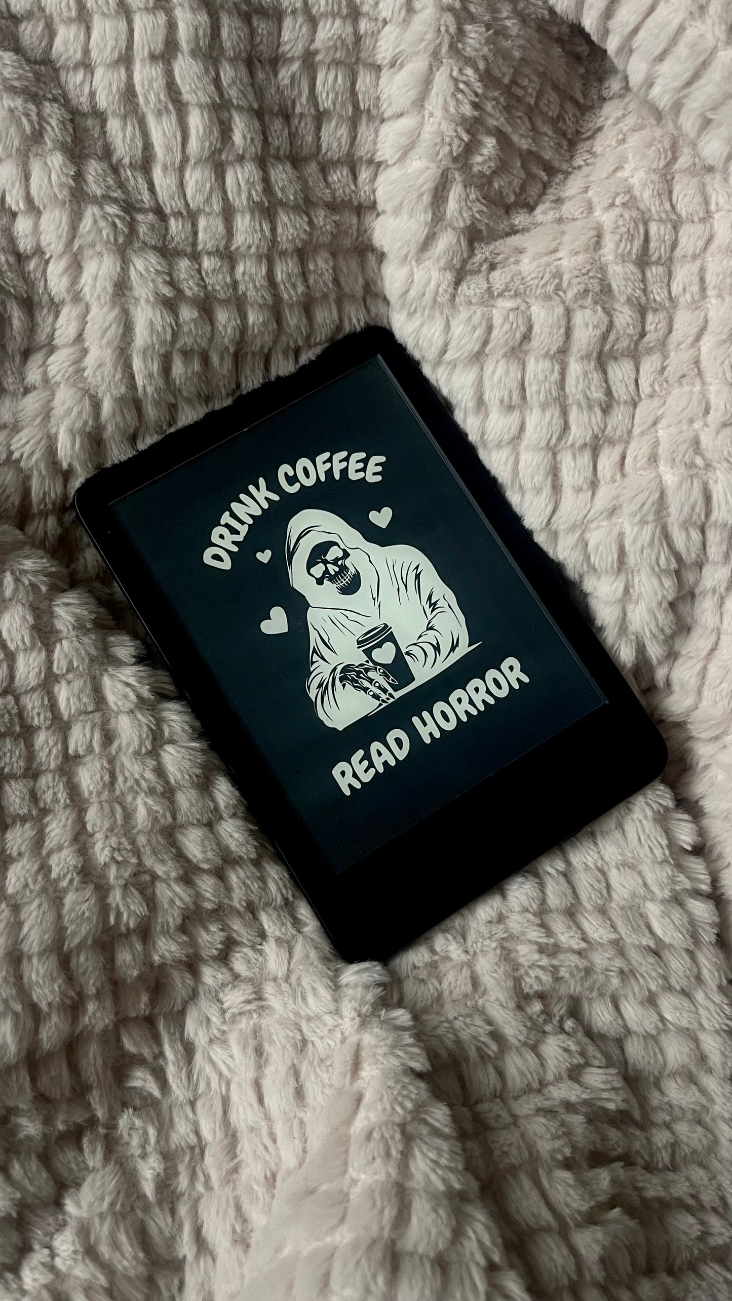 READ HORROR KINDLE SCREEN SAVER