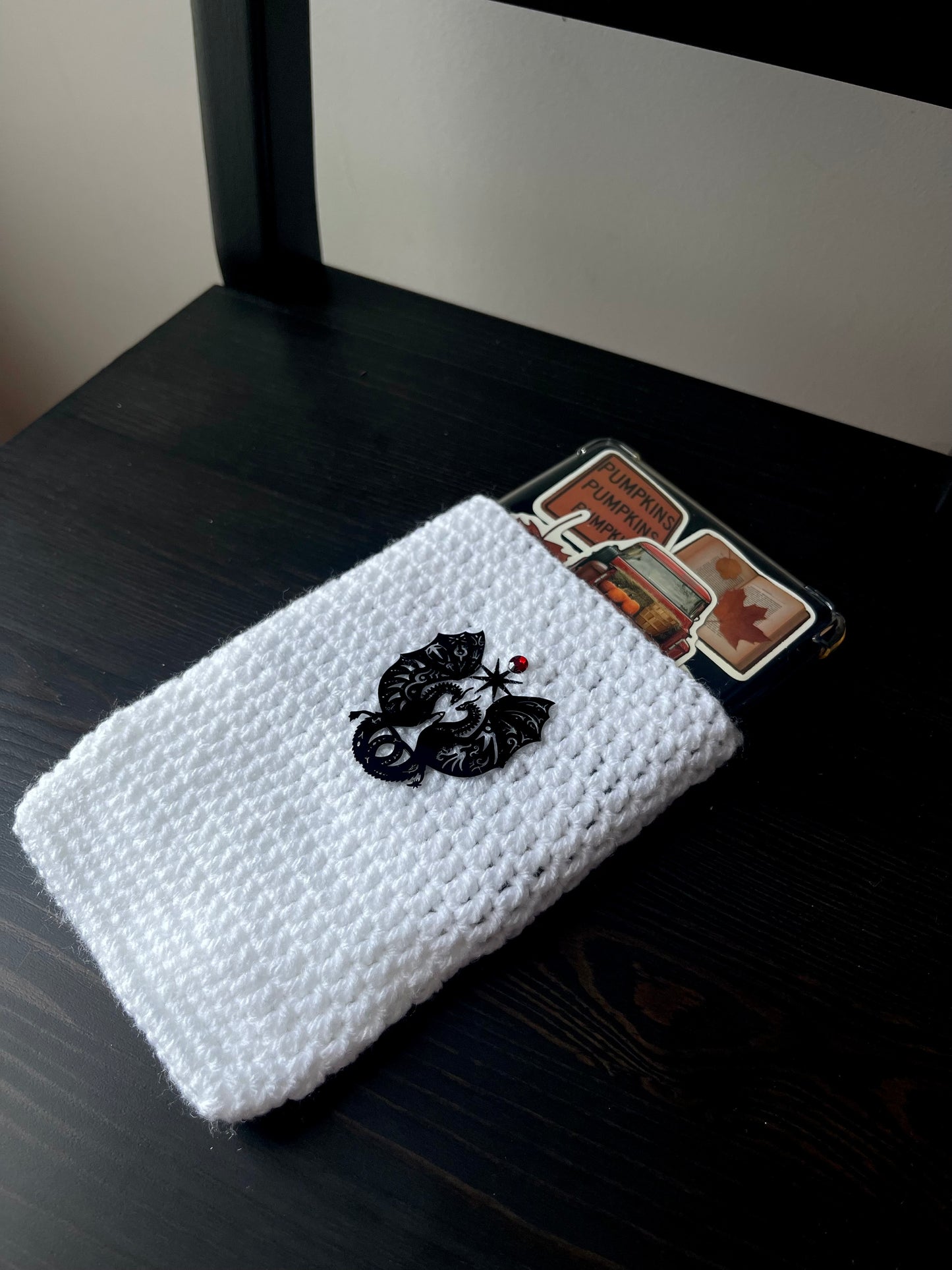 DRAGON KINDLE SLEEVE, SNOW (HANDMADE)