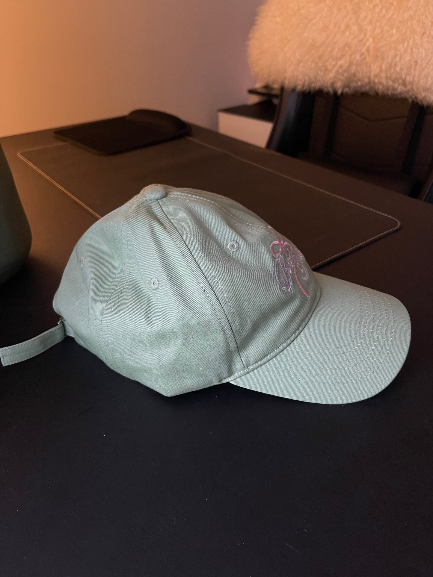 BOOK GIRLIE CAP
