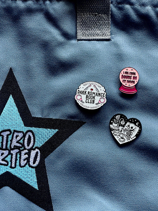 NIGHT READER BOOK PIN
