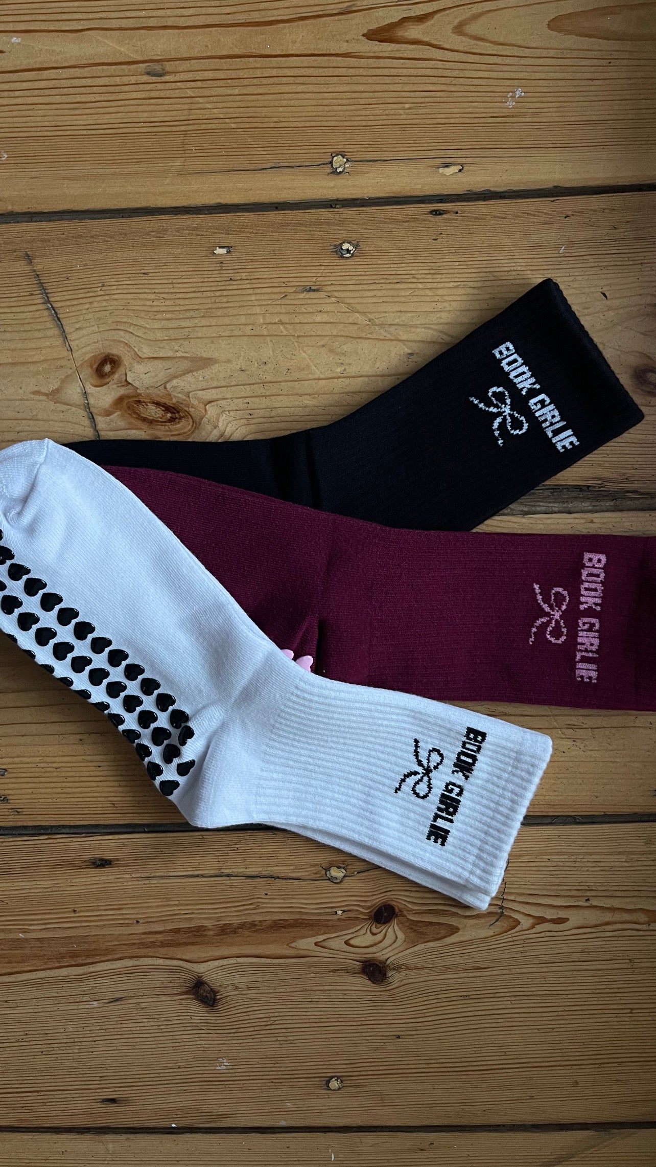 BOOK GIRLIE PILATES GRIP SOCKS, SNOW WHITE