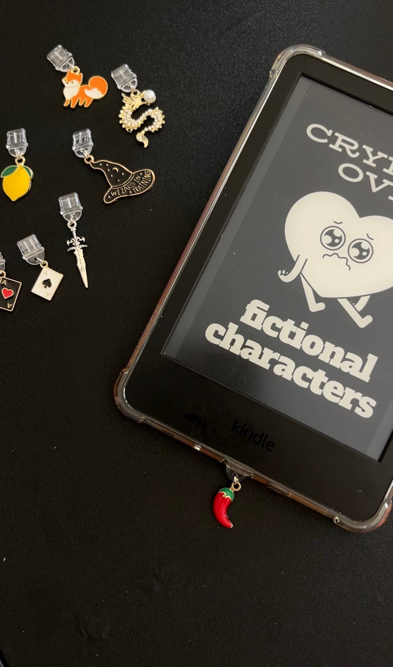 KINDLE DUST PLUG, SMUT CHILLI