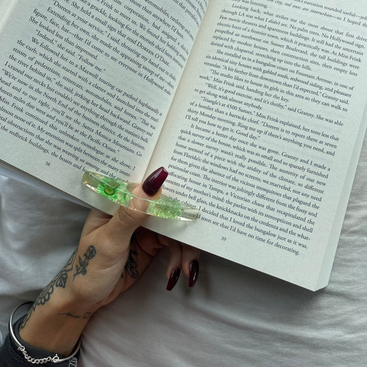 BOOK THUMBS