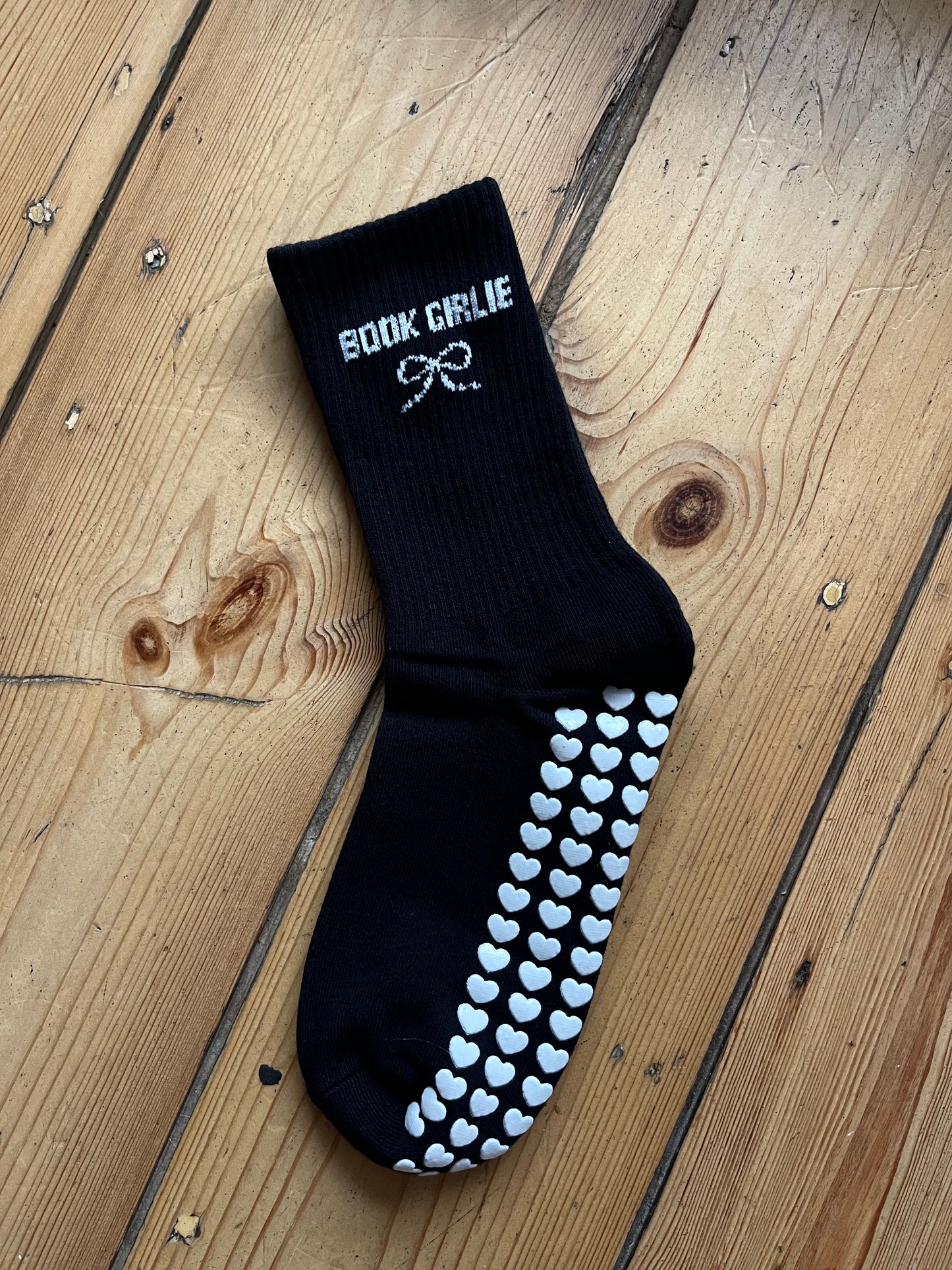 BOOK GIRLIE PILATES GRIP SOCKS, MIDNIGHT BLACK