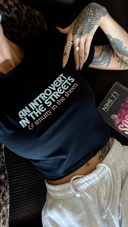 SMUTTY READER SLOGAN TEE