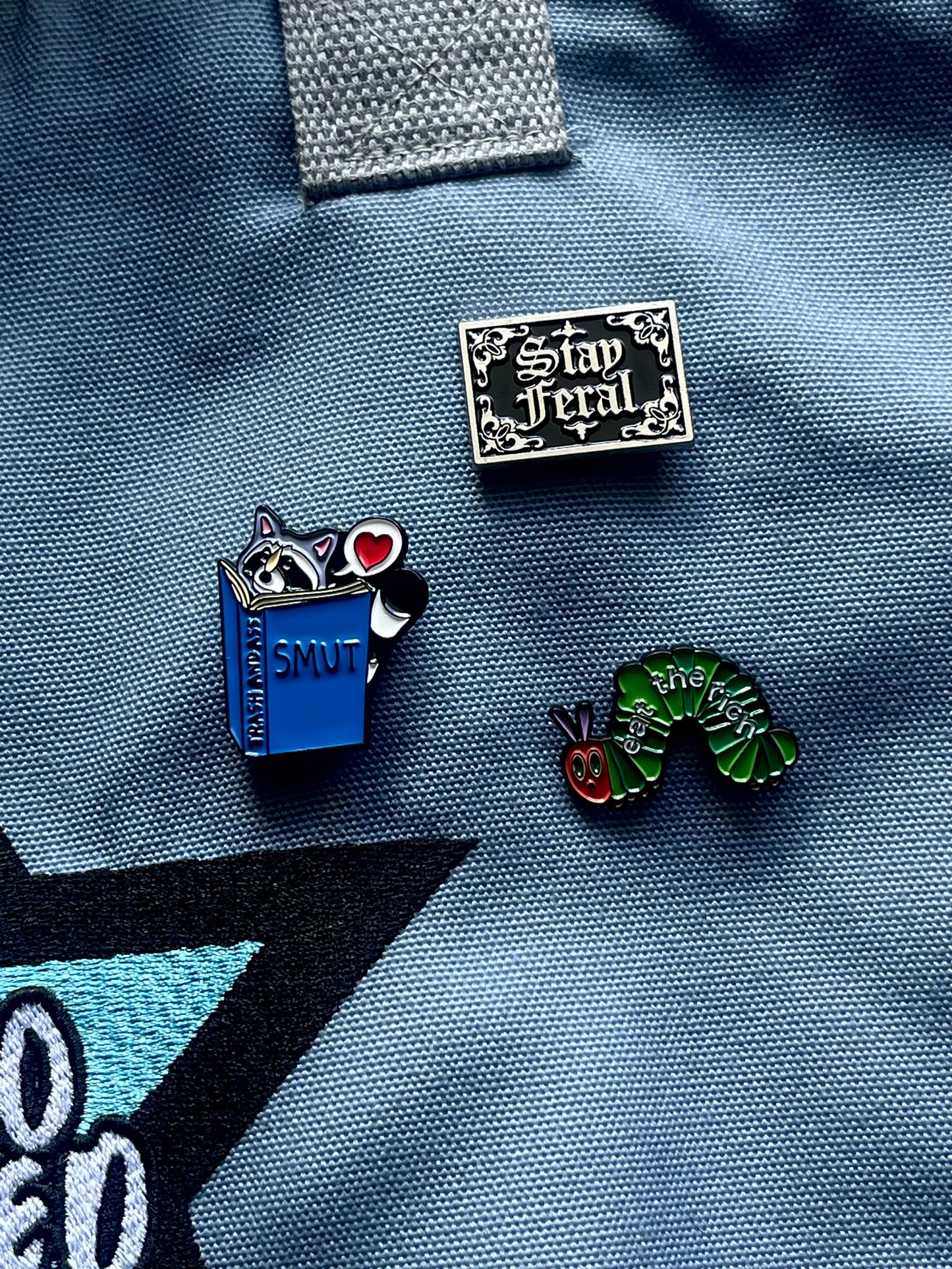 GOTHIC STAY FERAL PIN