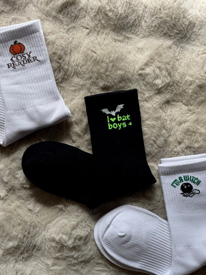 FANTASY READER WITCH SOCKS