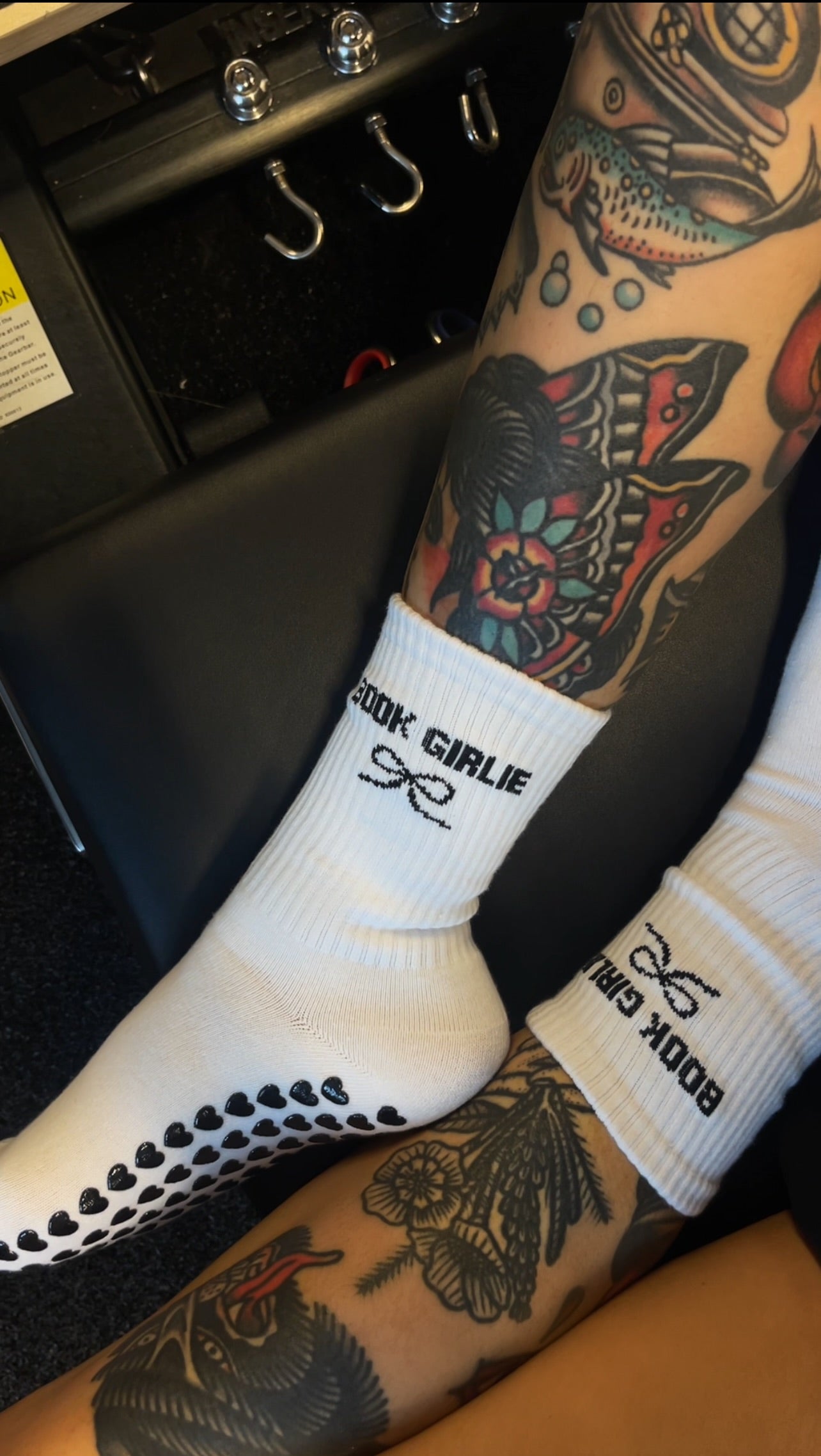 BOOK GIRLIE PILATES GRIP SOCKS, SNOW WHITE