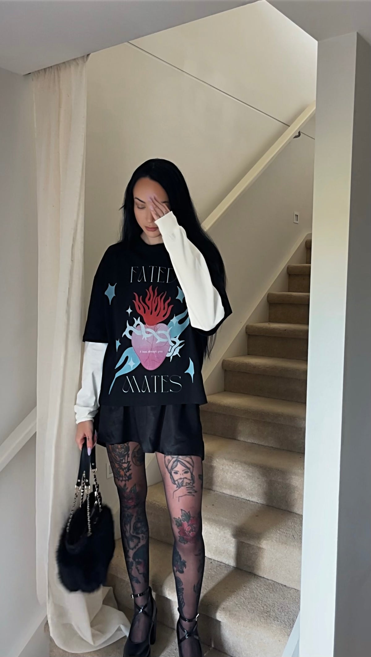 ROMANTASY GRAPHIC LONG SLEEVE CREW NECK